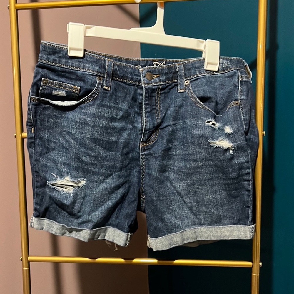 Mid Rise Boyfriend Short
